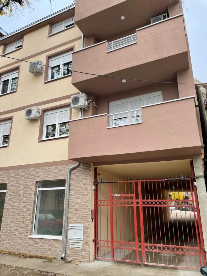 Apartmani سومبور المظهر الخارجي الصورة