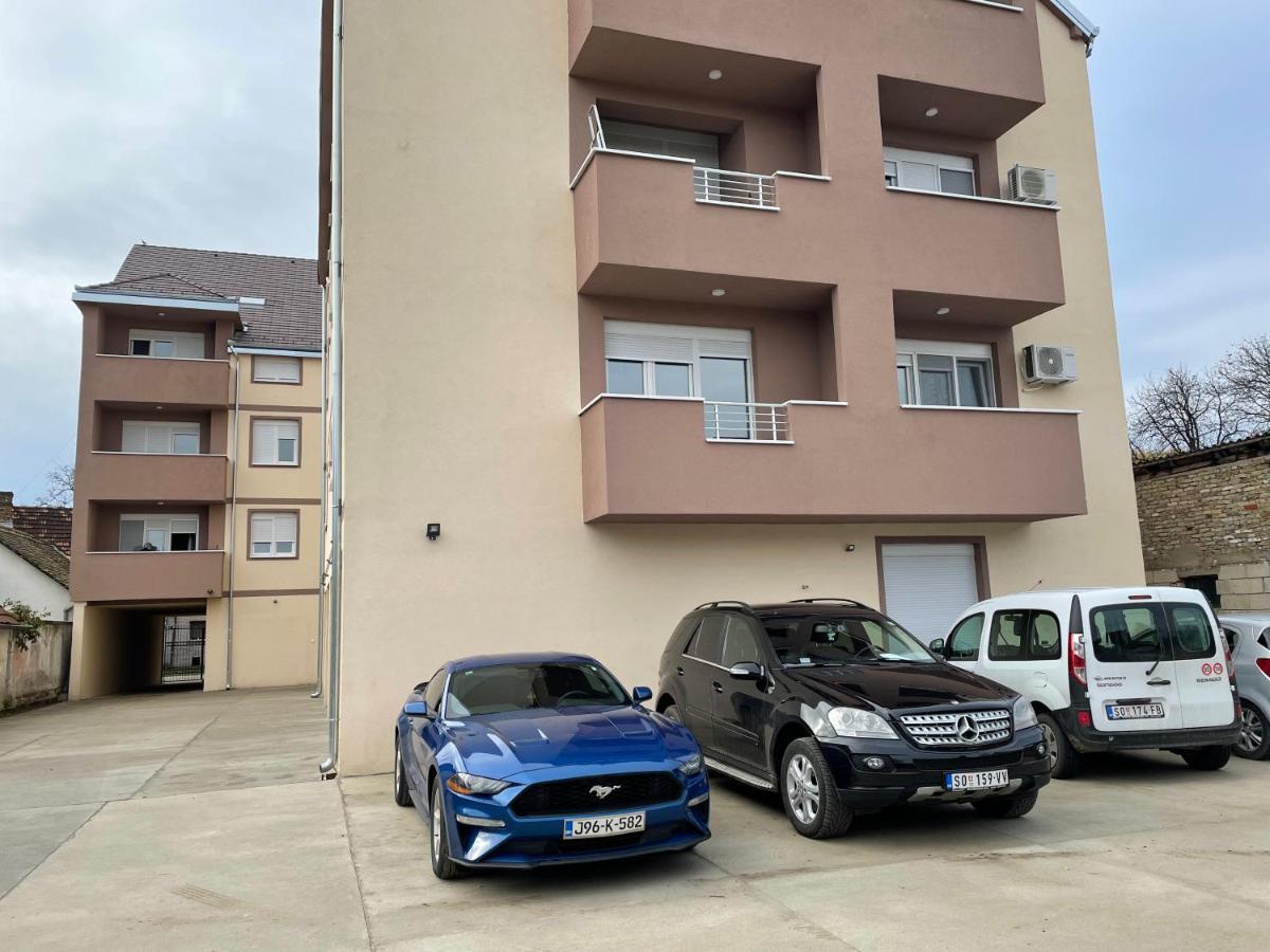 Apartmani سومبور المظهر الخارجي الصورة